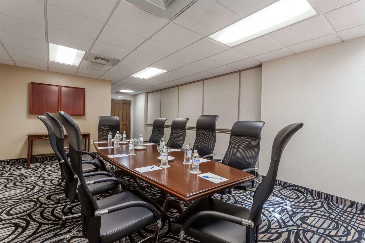 Wyndham Southbury Hotel Luaran gambar